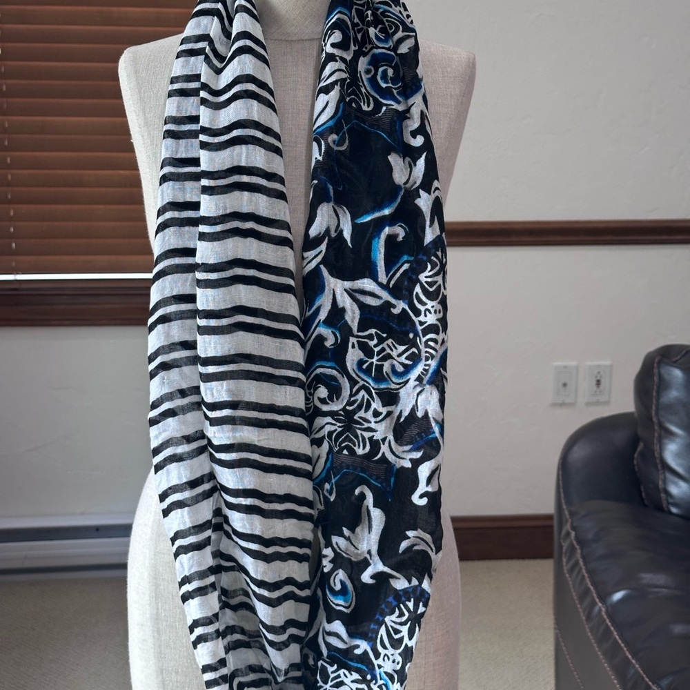 White House Black Market Black and Blue Scarf